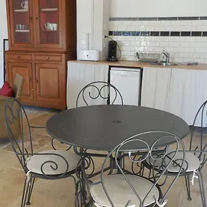 Domaine De Rochegude Hébergement de vacances Avignon